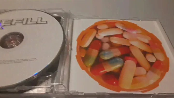CD Opening: Eminem - Relapse/Refill